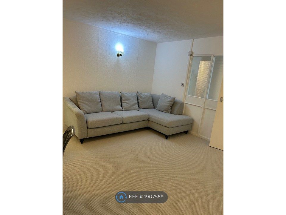 Property photo 2 of 25