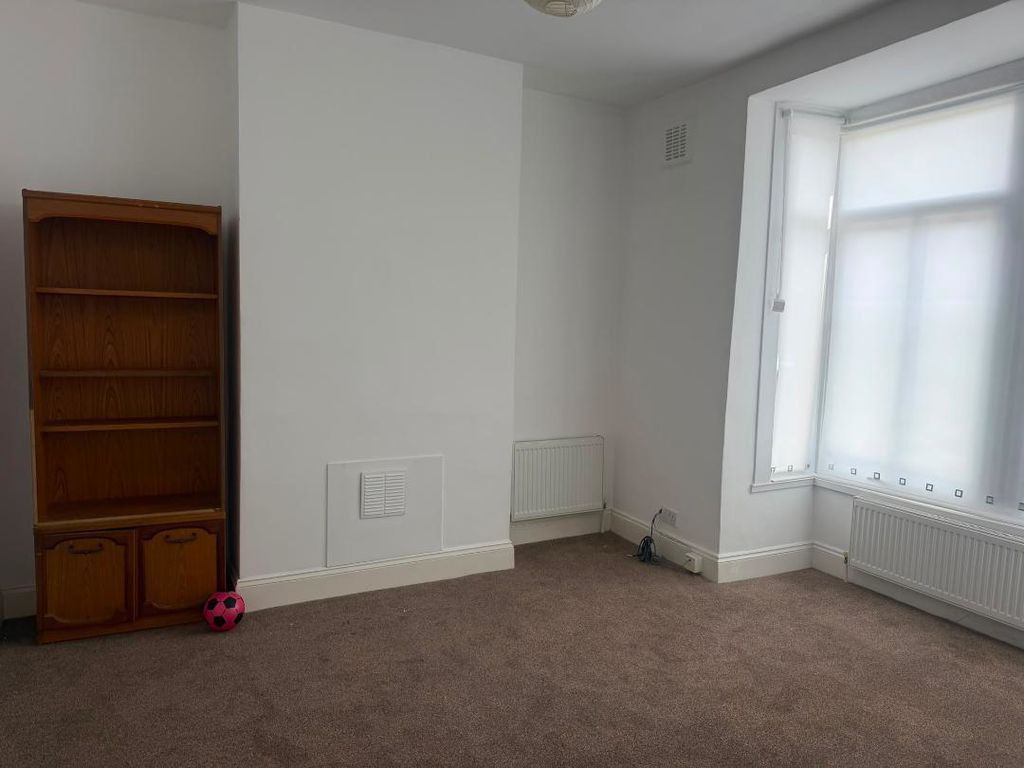 Property photo 2 of 9 Photo 2