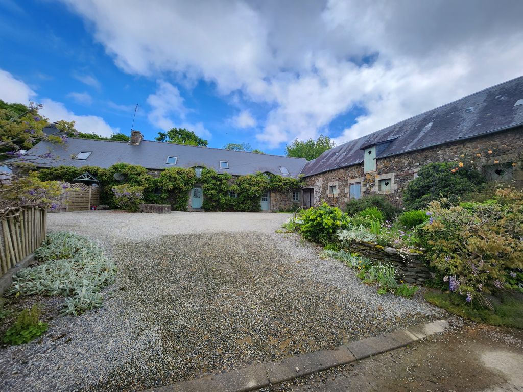 Property photo 2 of 41