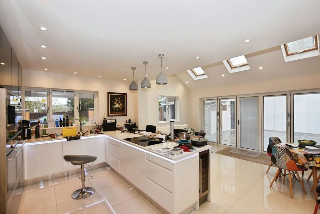 Property photo 3 of 22 Picture 3