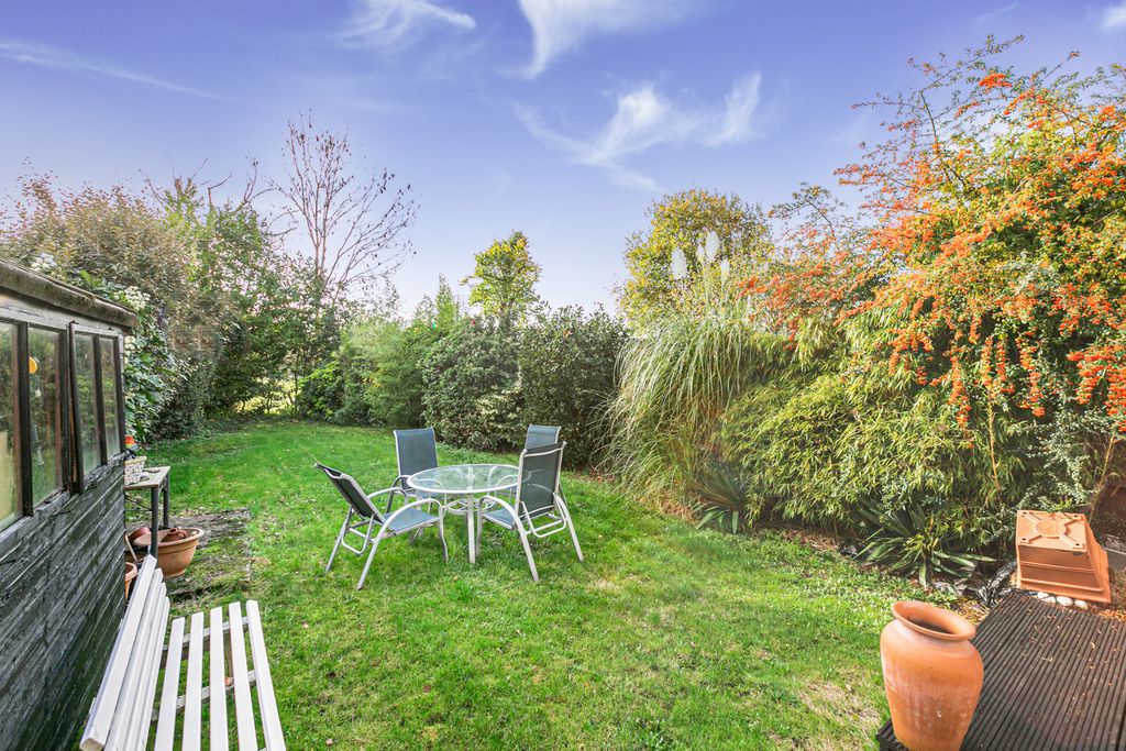 Property photo 2 of 20 Garden