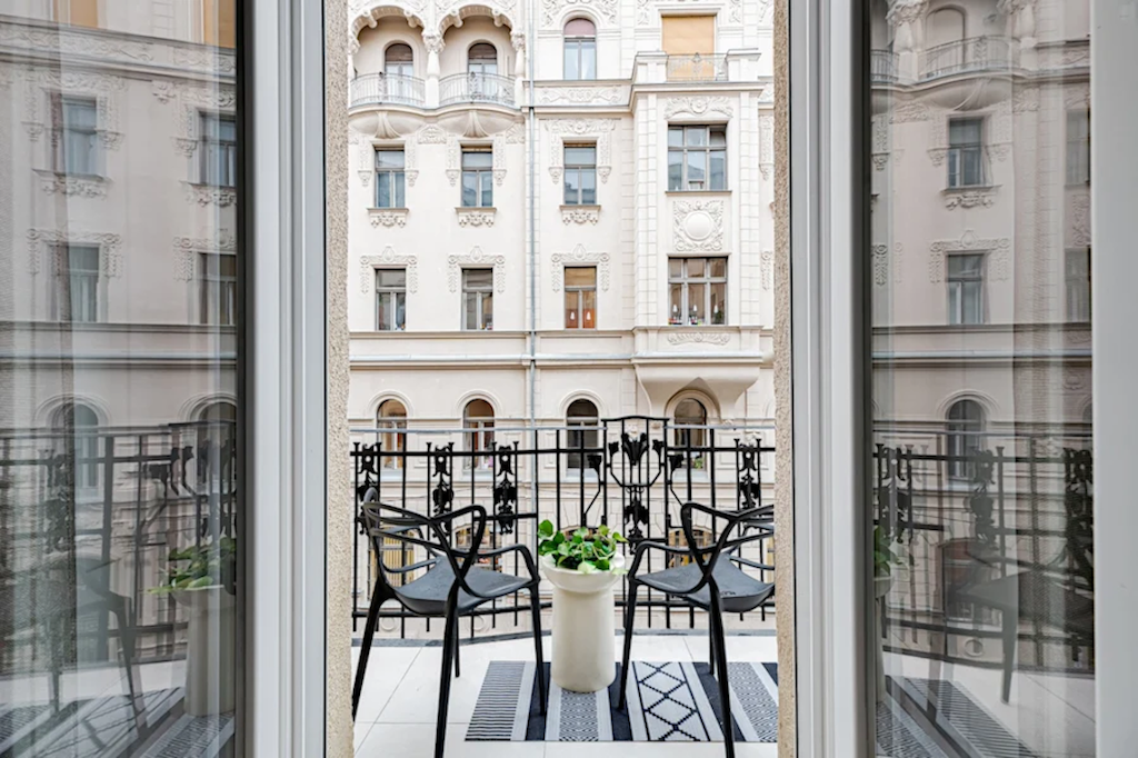 Property photo 2 of 22