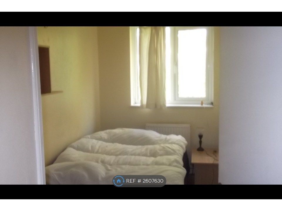 Property photo 1 of 7 4 Bedroom House