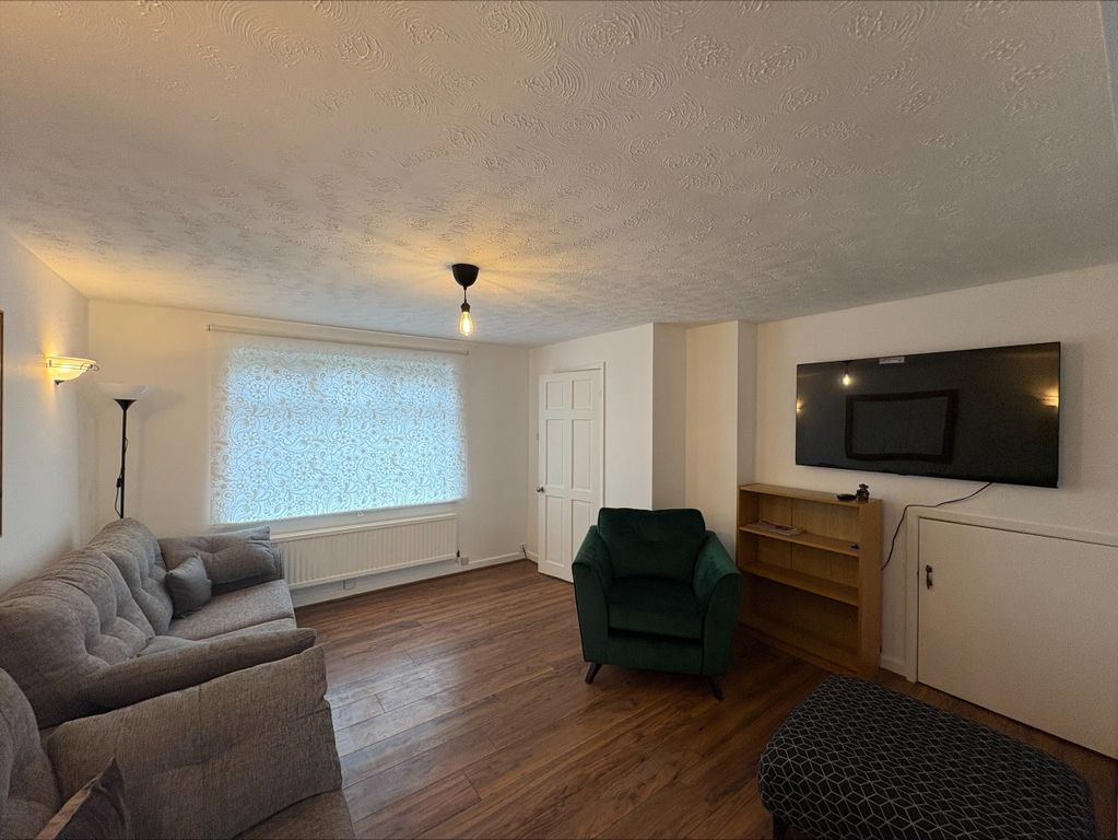 Property photo 2 of 12 Lounge