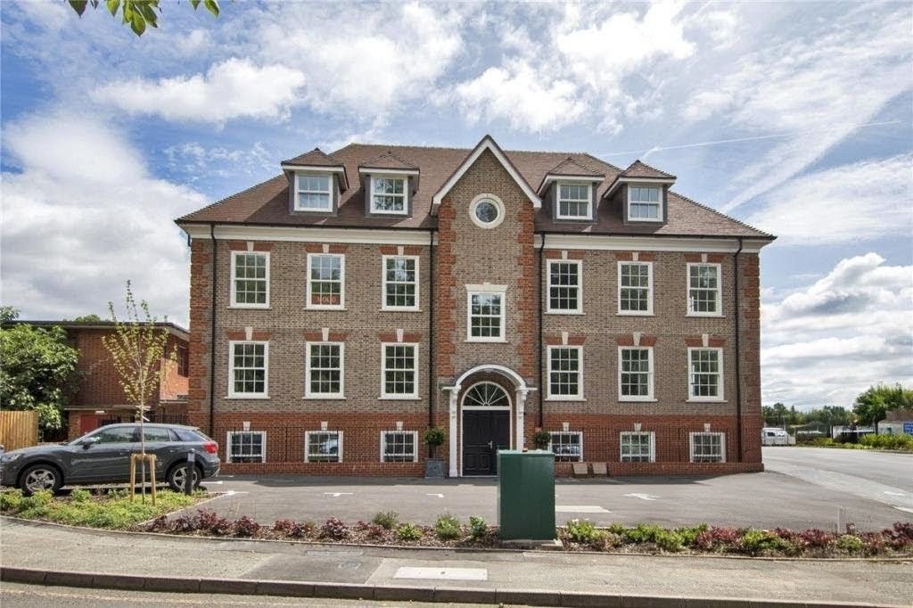 Property photo 1 of 17