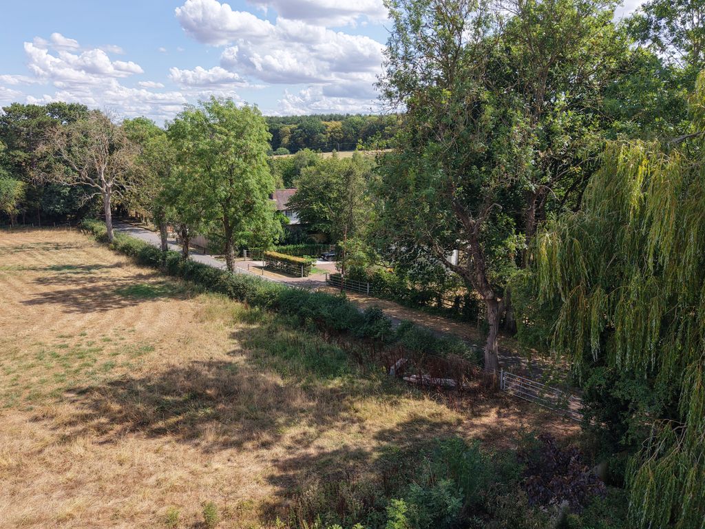 Property photo 1 of 4 3