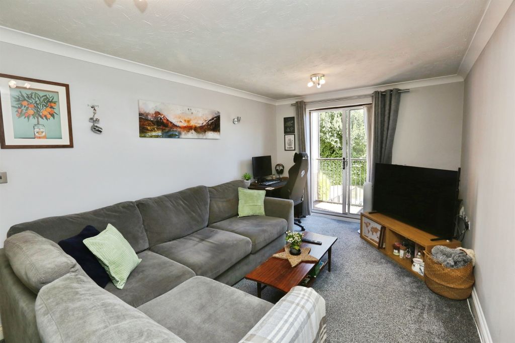 Property photo 2 of 8