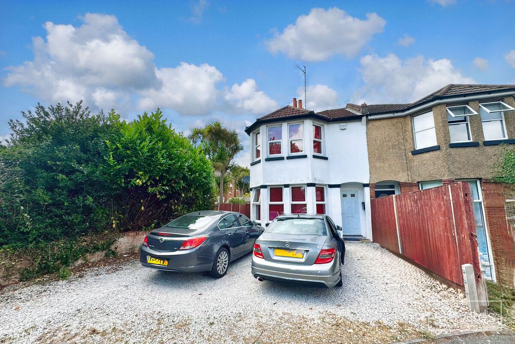 Property photo 3 of 21