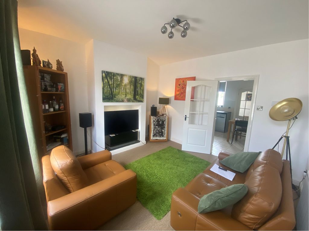 Property photo 2 of 8