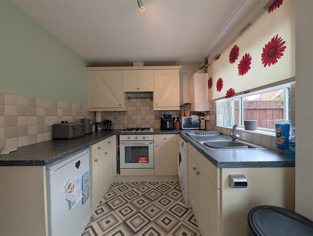 Property photo 3 of 11 Kitchen / Diner