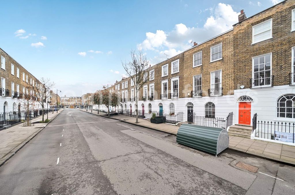 Property photo 2 of 24 01A9Ab3F-Fb09-4394-Bdd0-8F48Ad47Aa21.Jpg