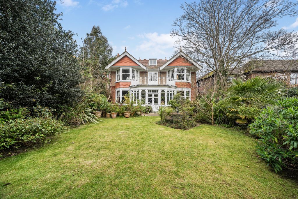 Property photo 1 of 12