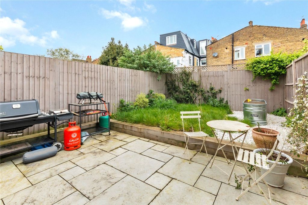 Property photo 3 of 11 Picture No. 10