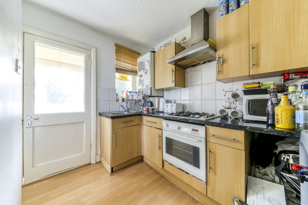 Property photo 3 of 8