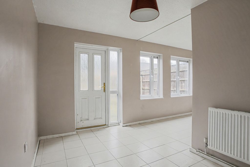 Property photo 3 of 22 87 Tag Croft, Ingol, Preston, Lancashire, Pr2 7Ah