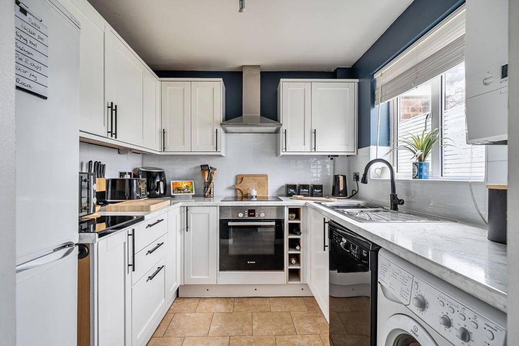 Property photo 2 of 18 1416664-12-69932809A0E50.Jpg