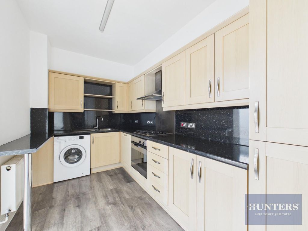 Property photo 3 of 9 Kitchen