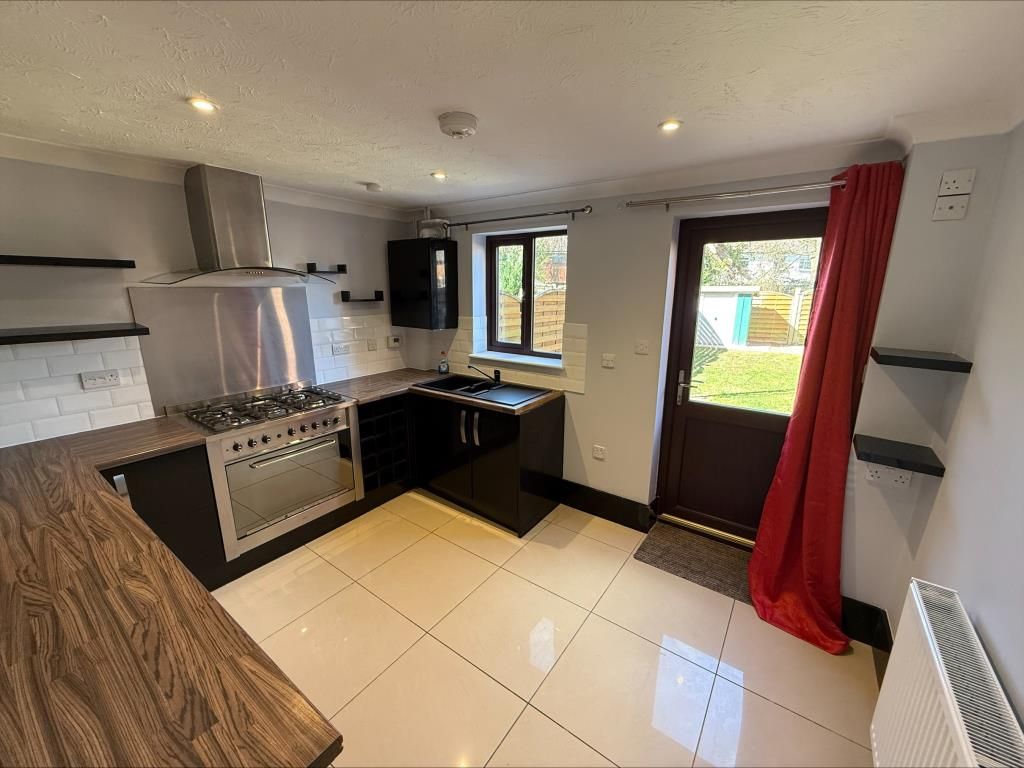 Property photo 2 of 16 Kitchen