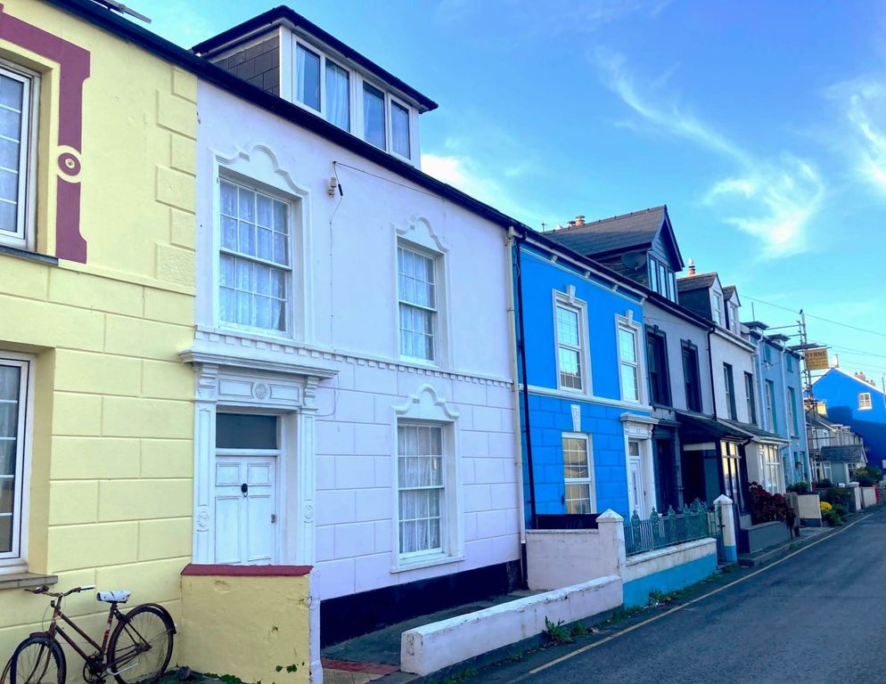 Property photo 1 of 19