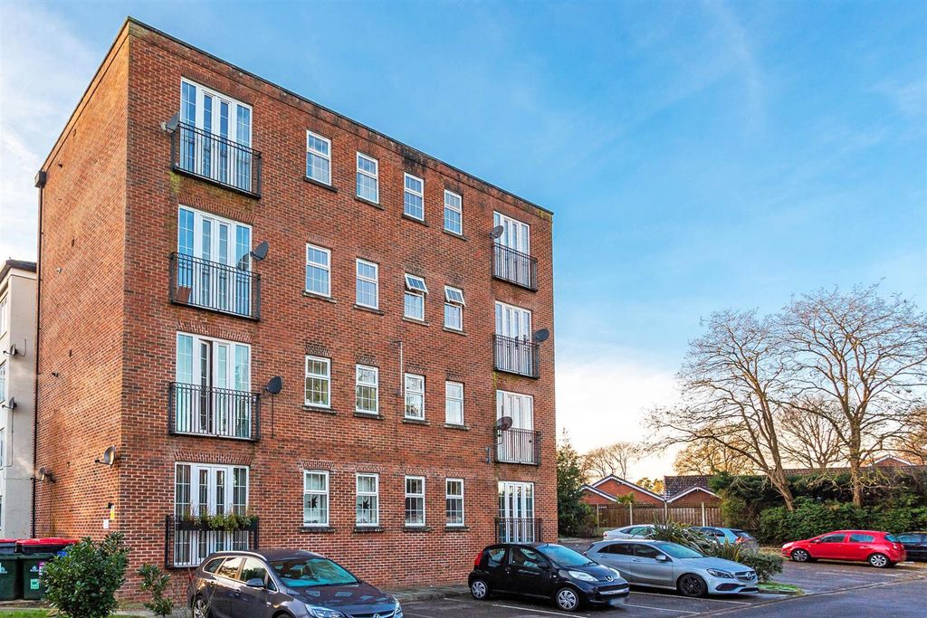 Property photo 1 of 10 External B.Jpg