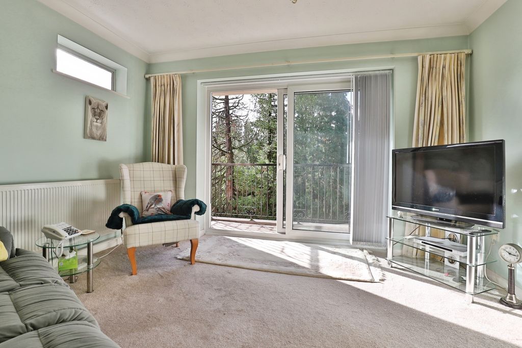 Property photo 2 of 17 Photo