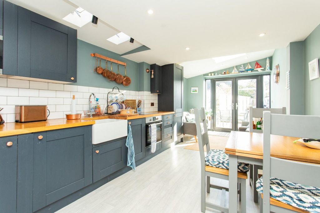 Property photo 3 of 17 Picture 3