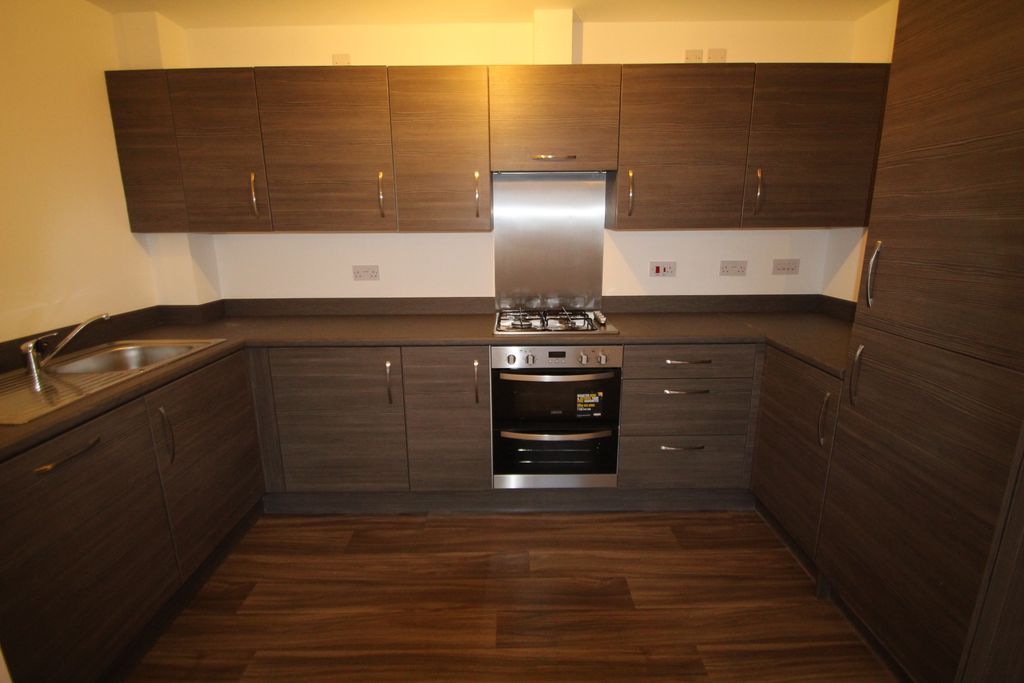 Property photo 1 of 10 Kitchen