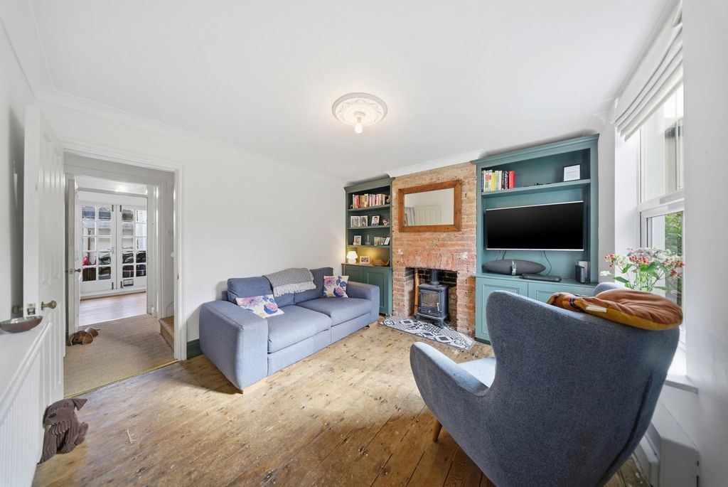 Property photo 3 of 18