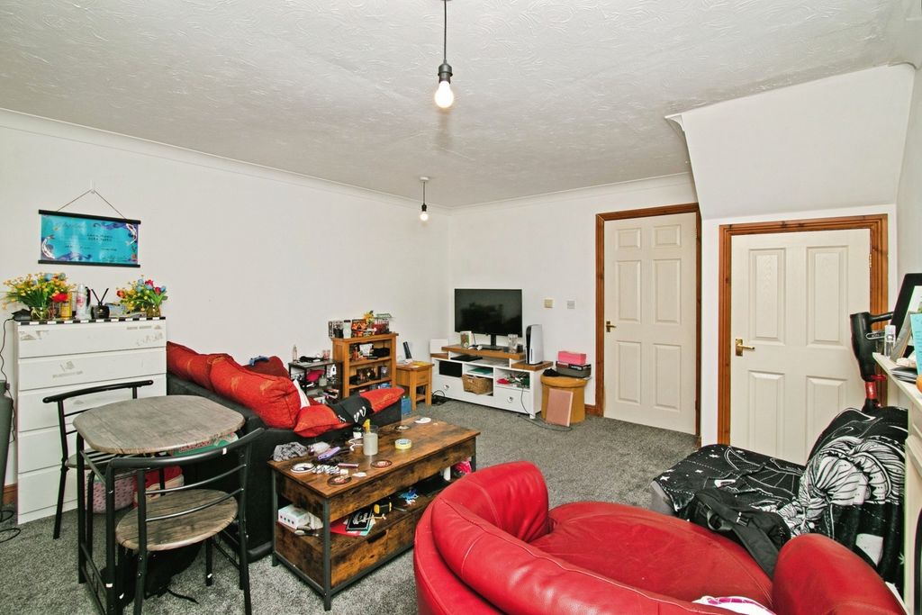 Property photo 3 of 20 Lounge/Dining Room