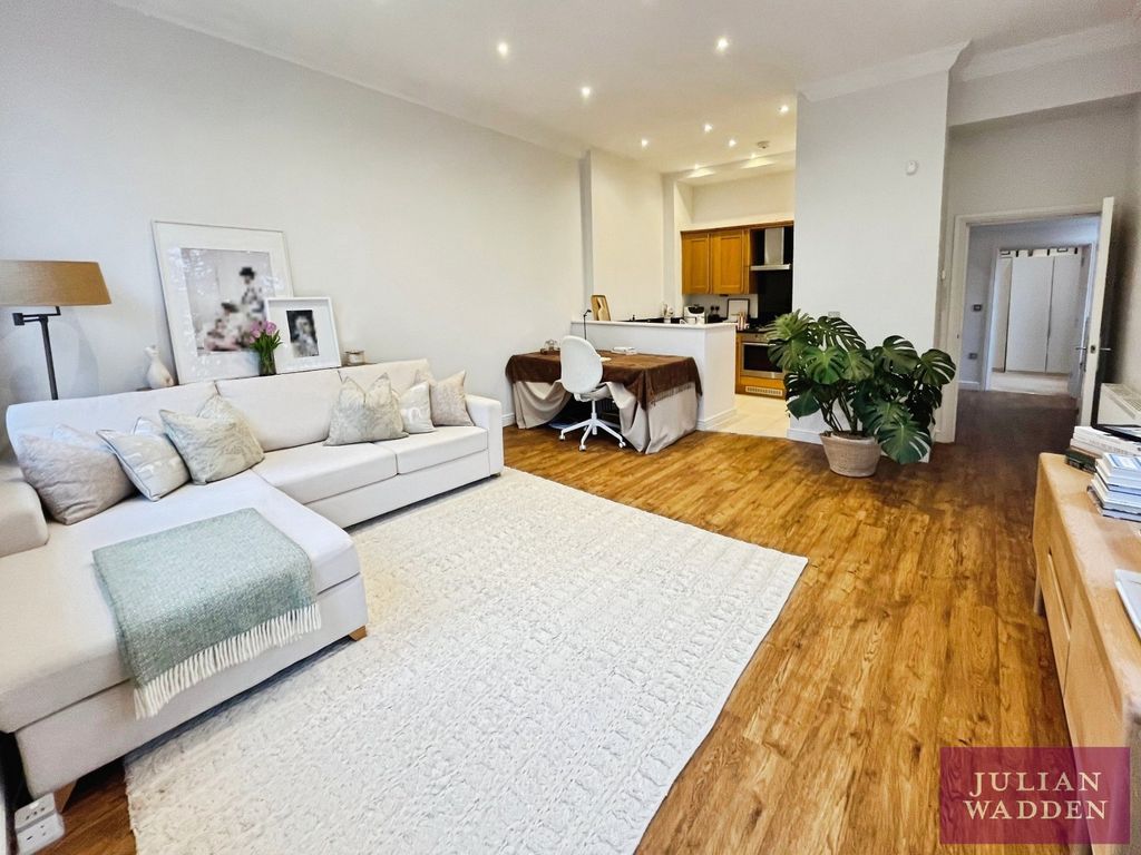 Property photo 3 of 15 Picture 3