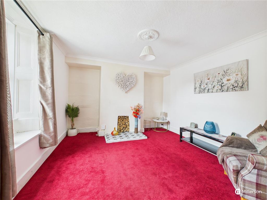 Property photo 2 of 18 Cam05092G0-Pr0052-Still008.Jpg