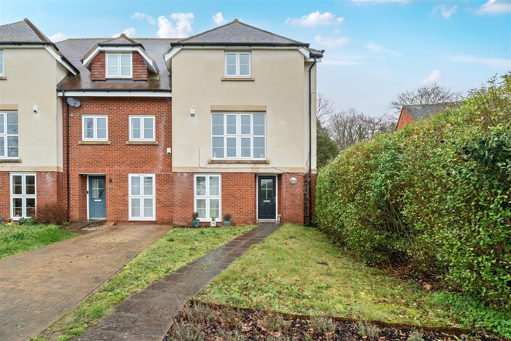 Property photo 1 of 24 External