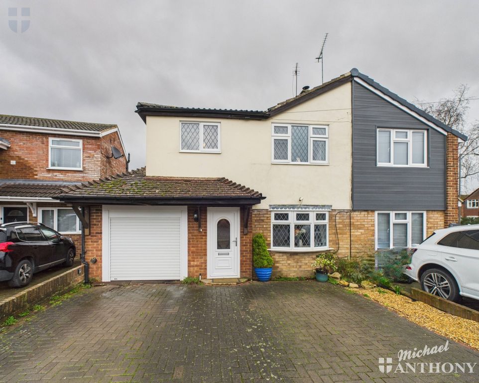 Property photo 1 of 16 Cam03218G0-Pr0880-Still002