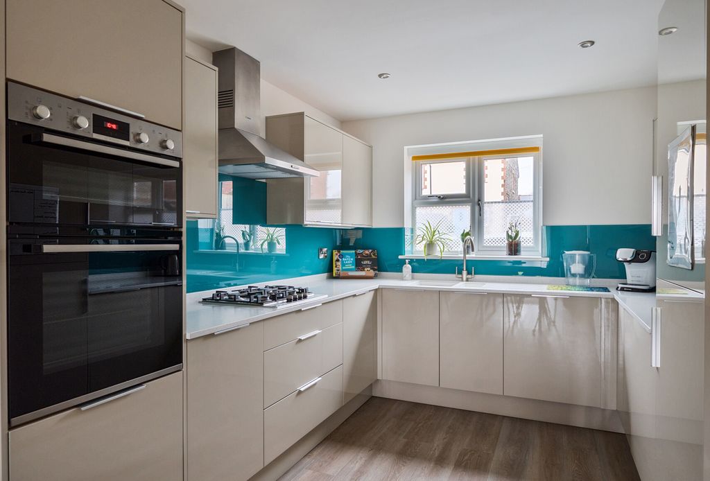 Property photo 3 of 18 Picture 3