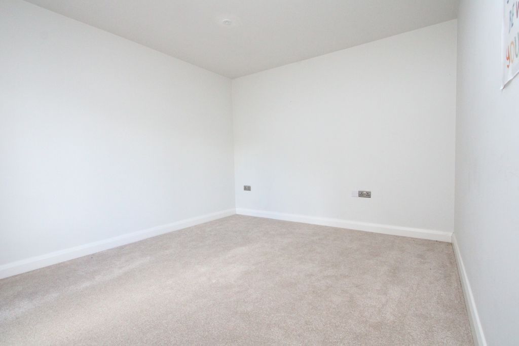 Property photo 3 of 11 Photo 9