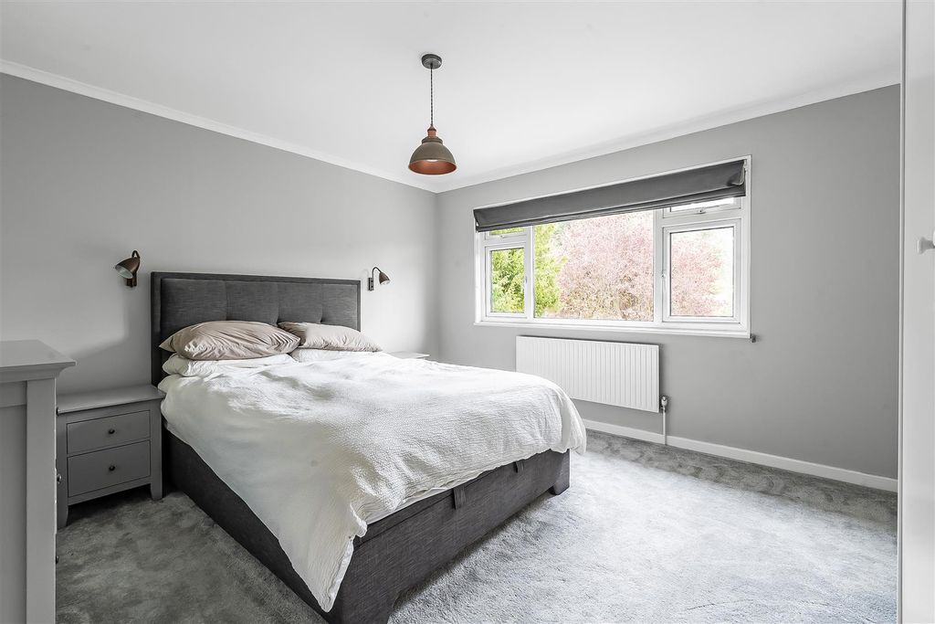 Property photo 3 of 37 29A-Agates-Lane-1.Jpg