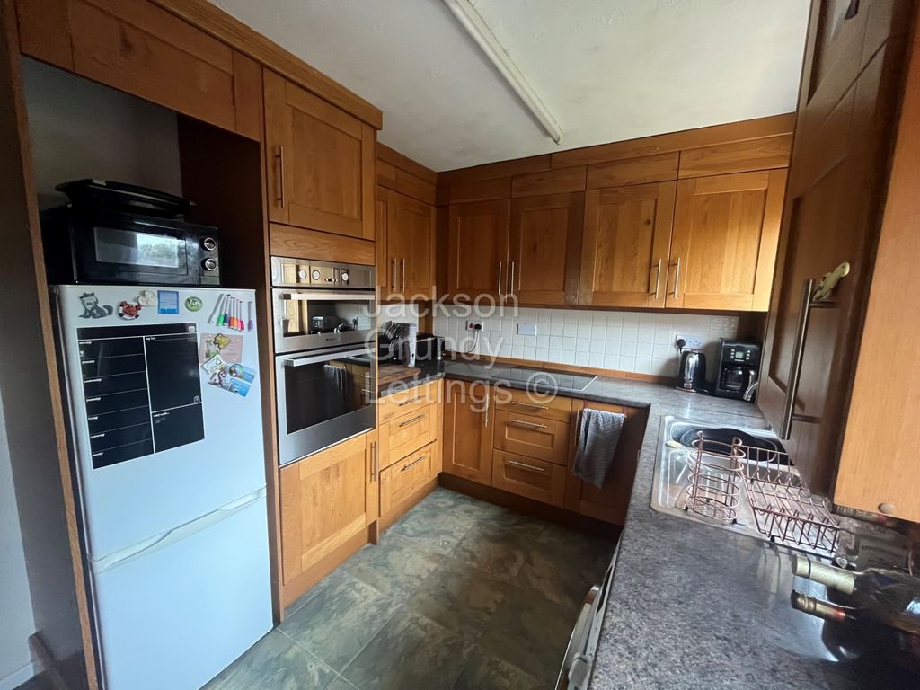 Property photo 2 of 5 Photo 4