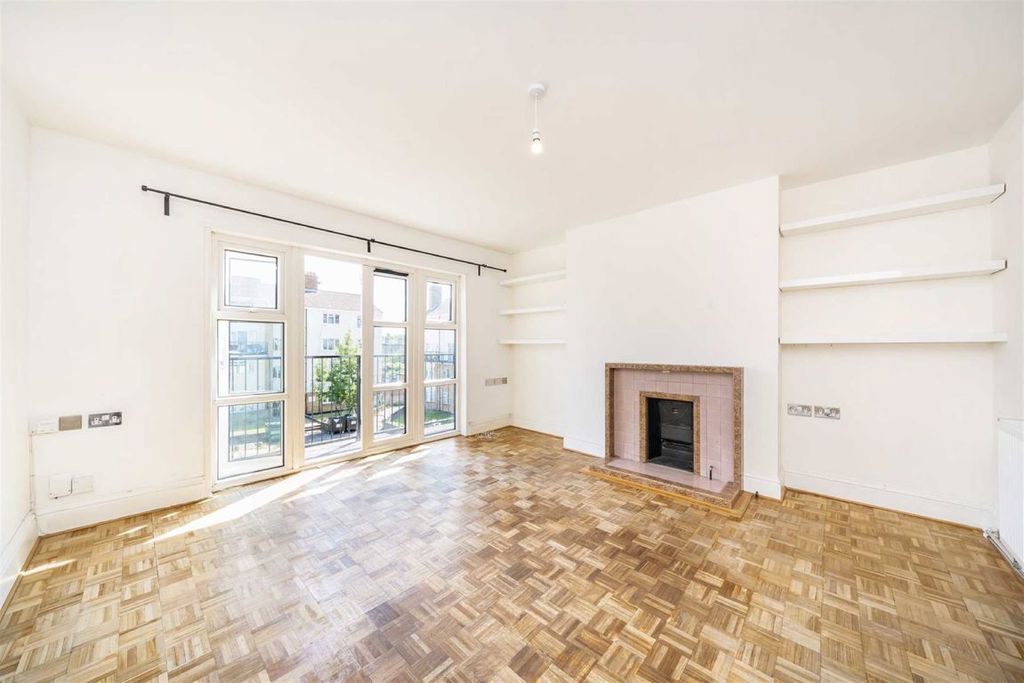 Property photo 2 of 7