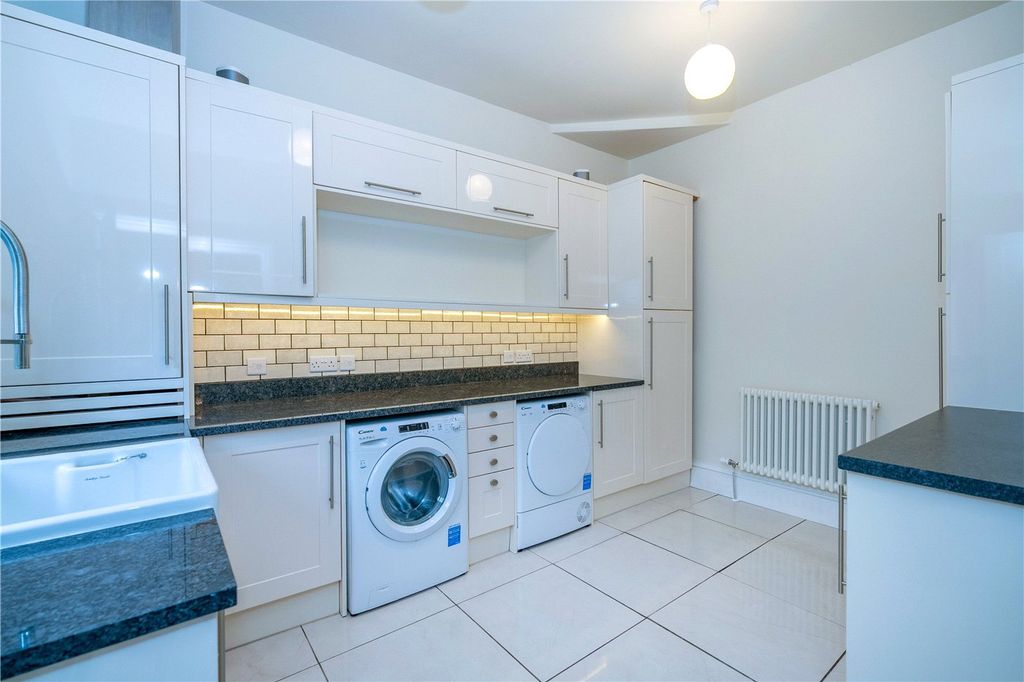 Property photo 3 of 25 Picture No. 10