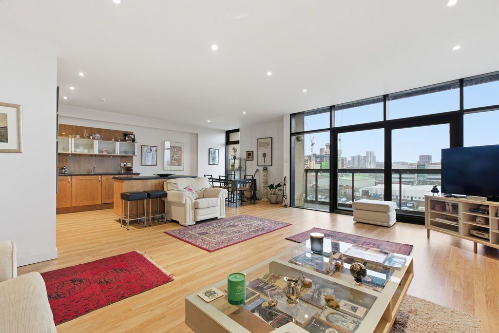 Property photo 2 of 28 Picture No. 10