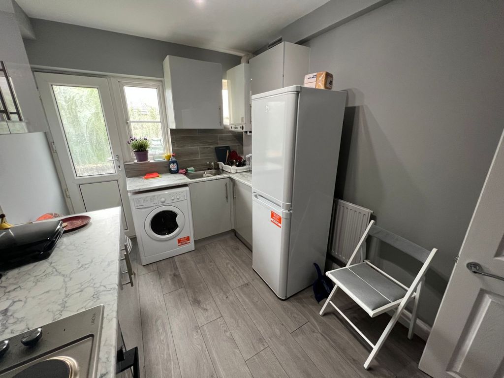 Property photo 3 of 10 Photo 10