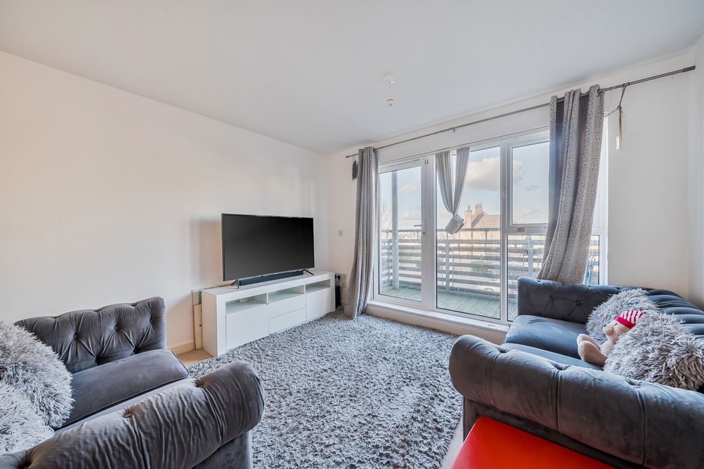 Property photo 2 of 19 Reception