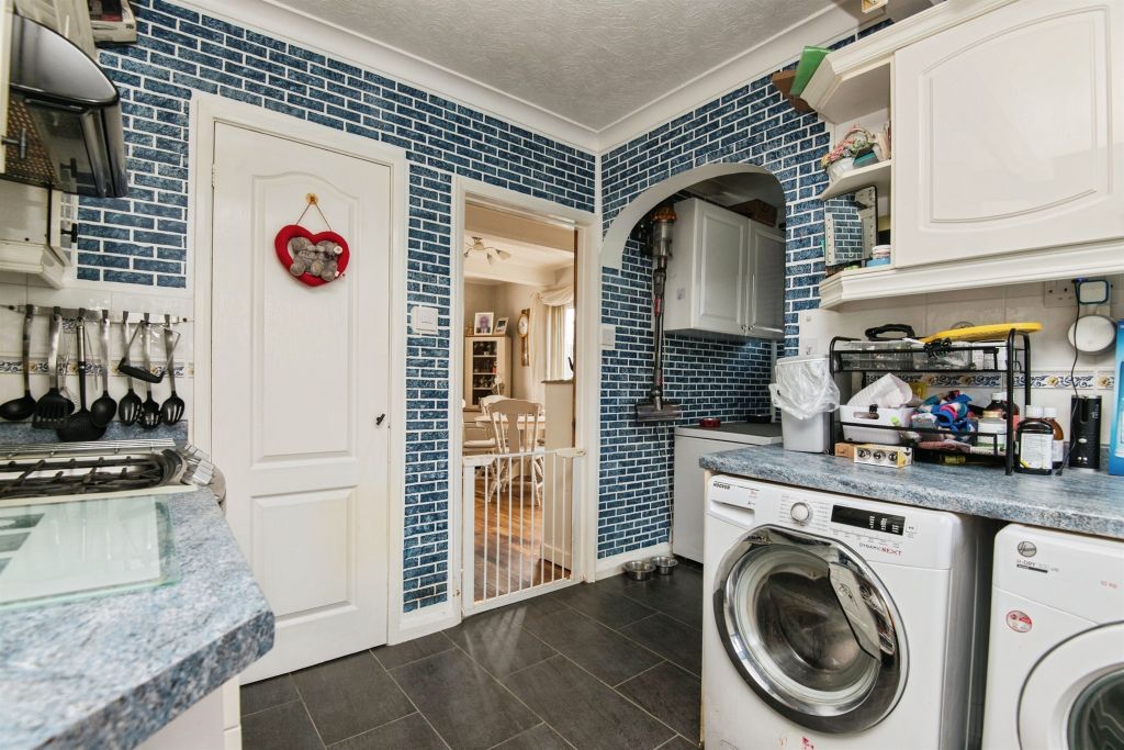 Property photo 3 of 17