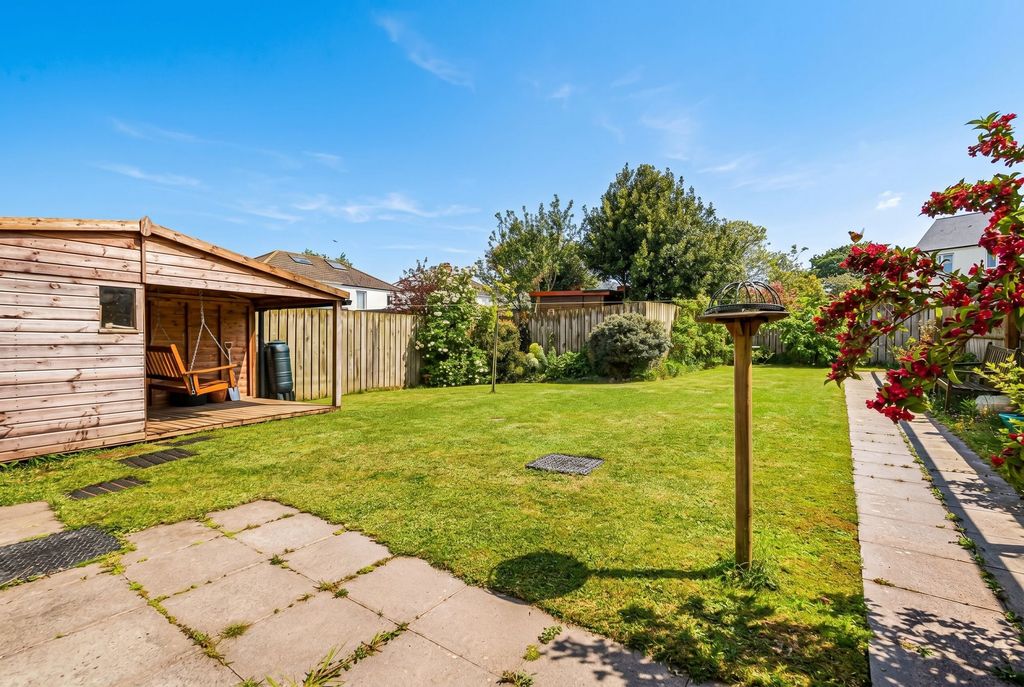Property photo 2 of 23