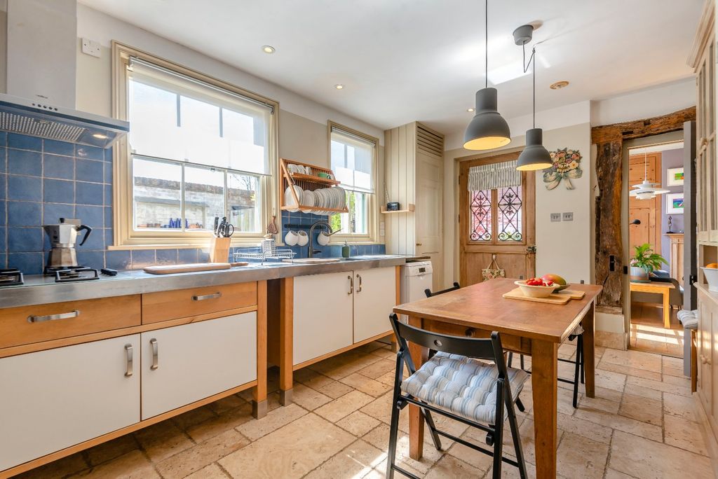 Property photo 2 of 15 Kitchen/B'fast Room