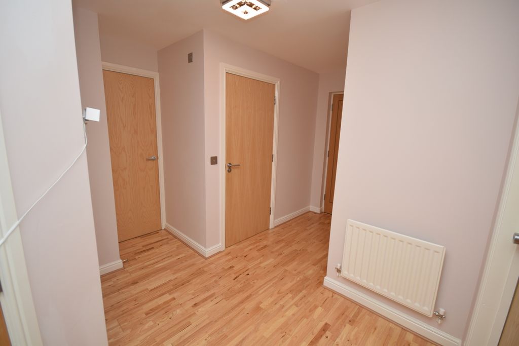 Property photo 3 of 21 Hallway