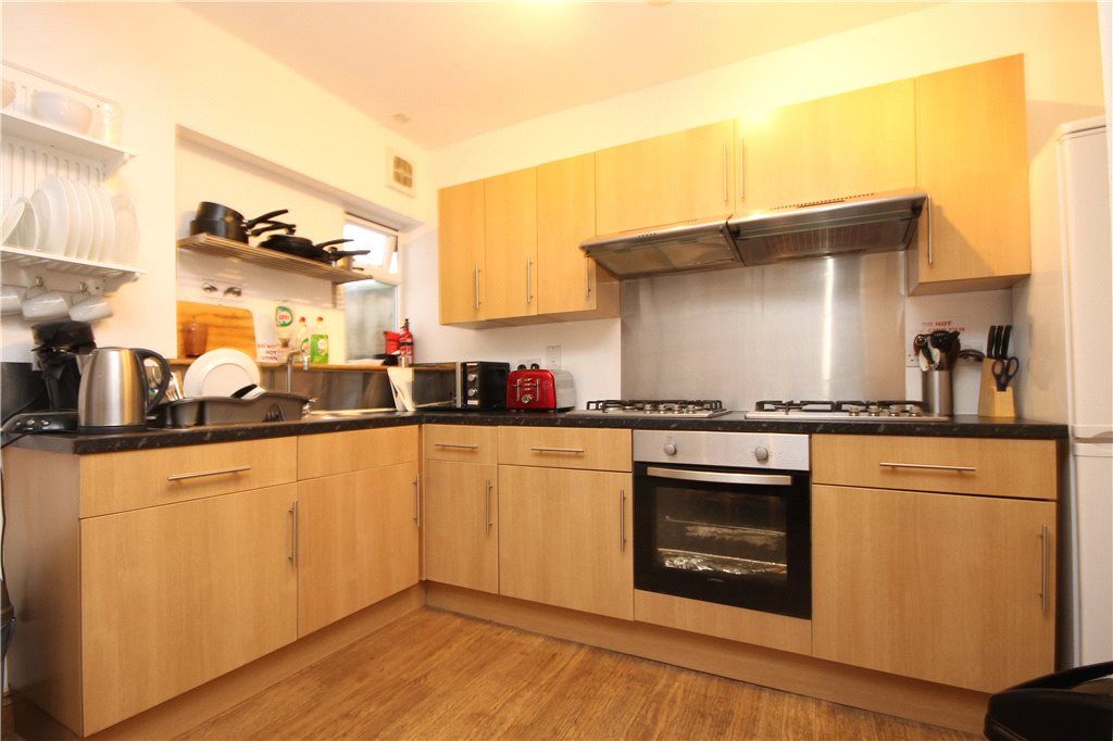 Property photo 1 of 7 Kitchen