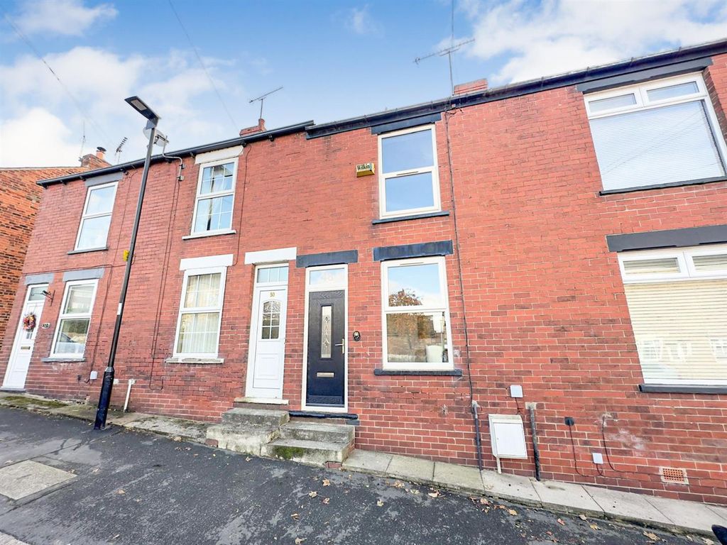 Property photo 2 of 11 Front