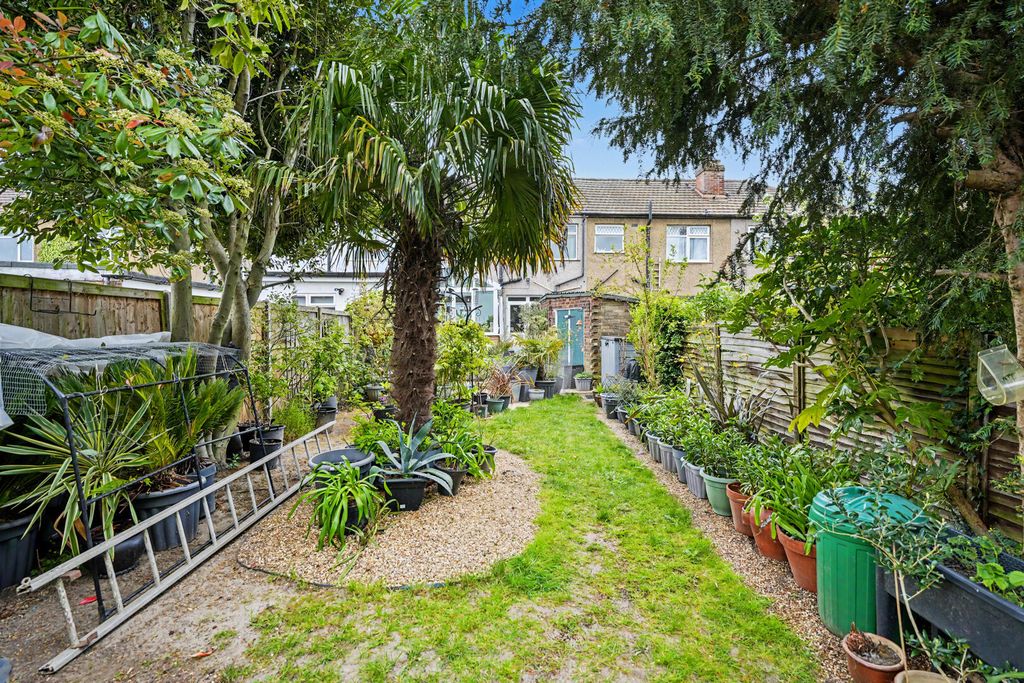 Property photo 2 of 30 Rear Garden