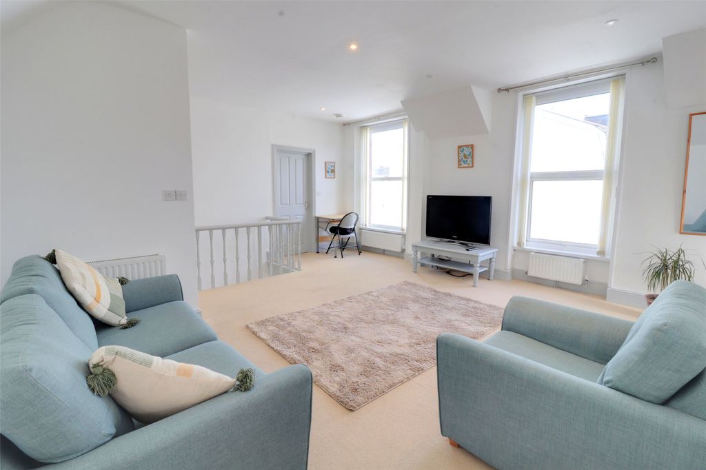 Property photo 2 of 9 Picture No. 03